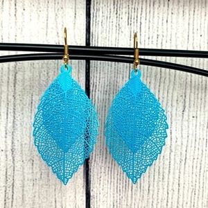 Fashion jewelry woman’s leaf earrings
